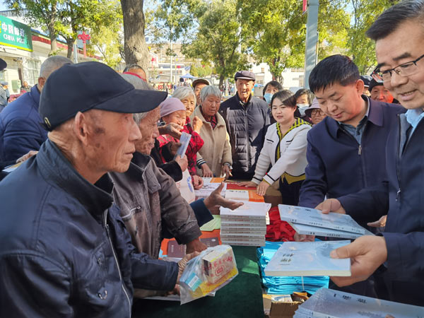 陕西府谷县：广袤山乡 氤氲书香